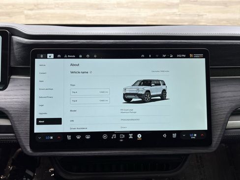 Used 2024 Rivian R1S Adventure image 33