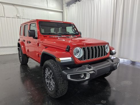 Used 2024 Jeep Wrangler Unlimited Sahara image 5