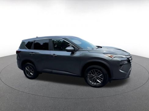 Used 2026 Nissan Rogue SV FWD image 2