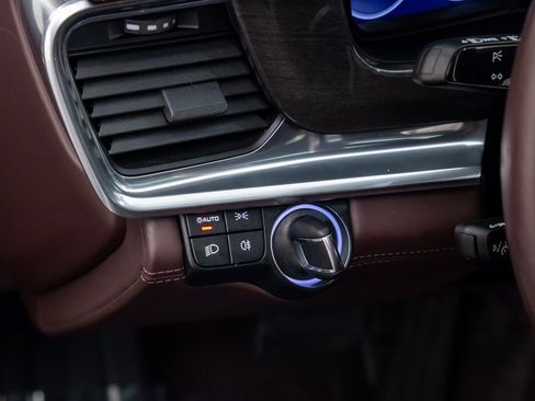 Used 2023 Porsche Panamera 4 Platinum Edition image 20