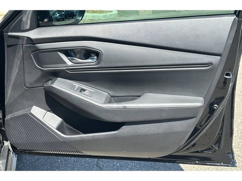 Used 2025 Honda Accord Sport image 18