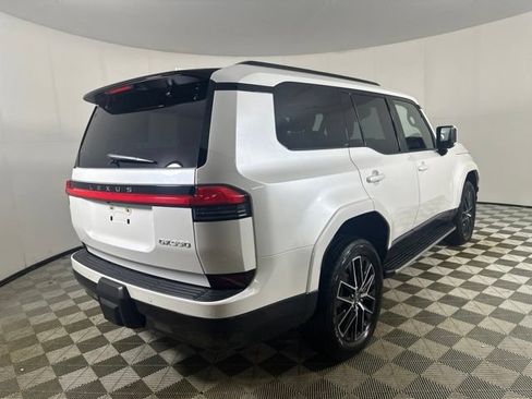 Used 2024 Lexus GX 550 w/ Accessory Package (2T) AWD/4WD image 7
