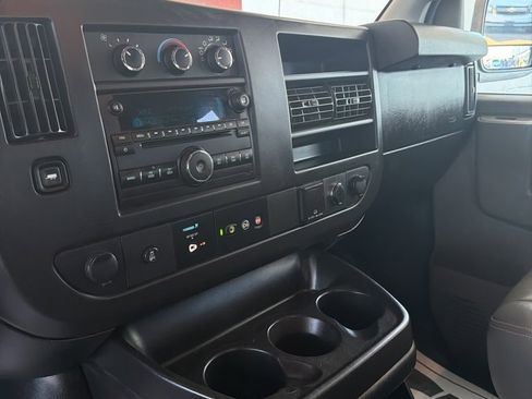 Used 2017 Chevrolet Express 3500 LS image 27