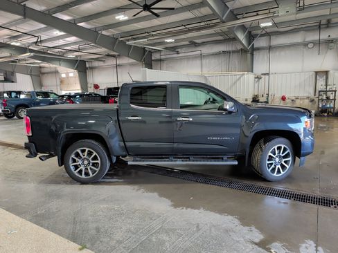 Used 2021 GMC Canyon Denali image 2