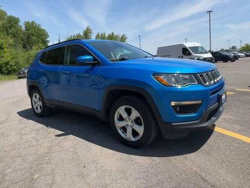 Used 2018 Jeep Compass Latitude w/ Popular Equipment Group AWD/4WD image 2