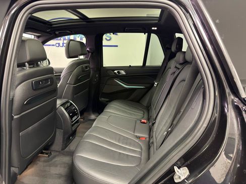 Used 2020 BMW X5 M50i AWD/4WD image 31