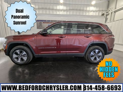 Used 2023 Jeep Grand Cherokee 4x4 image 1