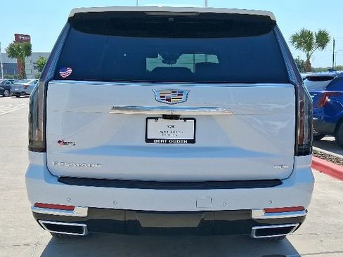 New 2026 Cadillac Escalade ESV Luxury RWD image 5