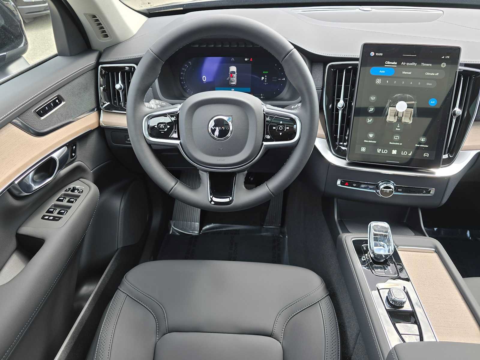 New 2026 Volvo XC90 T8 Plus w/ Protection Package AWD/4WD image 18