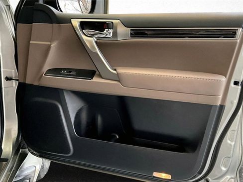 Used 2023 Lexus GX 460 Premium image 23