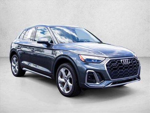 Used 2023 Audi Q5 2.0T Premium Plus w/ Premium Plus Package AWD/4WD image 3