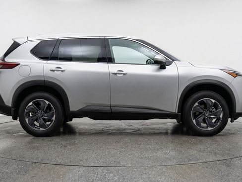 Used 2025 Nissan Rogue SV image 11