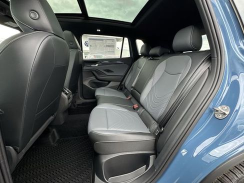 New 2026 Volkswagen Tiguan SE R-Line FWD image 24