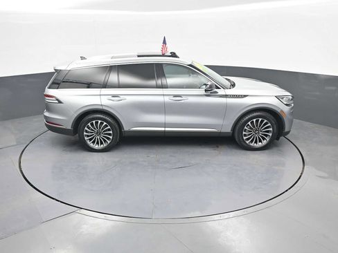 Used 2023 Lincoln Aviator AWD w/ Premium Package image 40