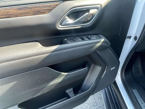 Used 2022 Chevrolet Tahoe Premier AWD/4WD image 16