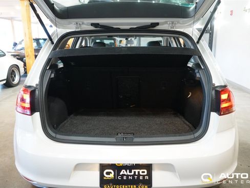 Used 2017 Volkswagen Golf SE image 34