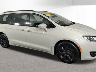 Used 2020 Chrysler Pacifica Limited w/ Advanced Safetytec Group video 2