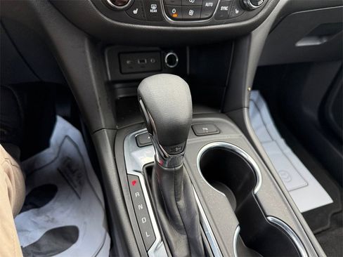 Used 2023 Chevrolet Equinox LT w/ Driver Convenience Package image 21