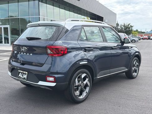 New 2026 Hyundai Venue SEL FWD image 6