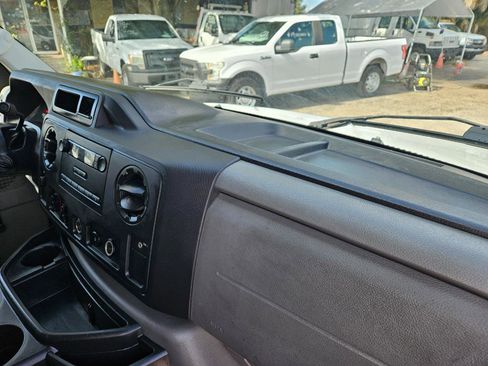 Used 2012 Ford E-150 and Econoline 150 RWD image 18