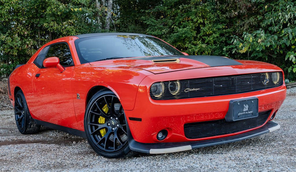 Used 2017 Dodge Challenger R/T Scat Pack w/ Dynamics Package RWD image 7