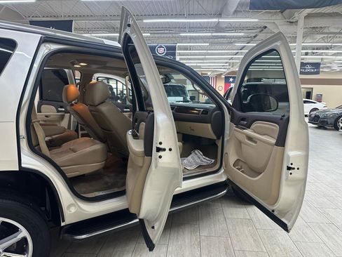 Used 2012 GMC Yukon Denali AWD/4WD image 12