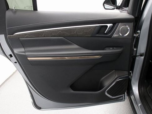 Certified 2025 Buick Enclave Avenir w/ Super Cruise Package image 25