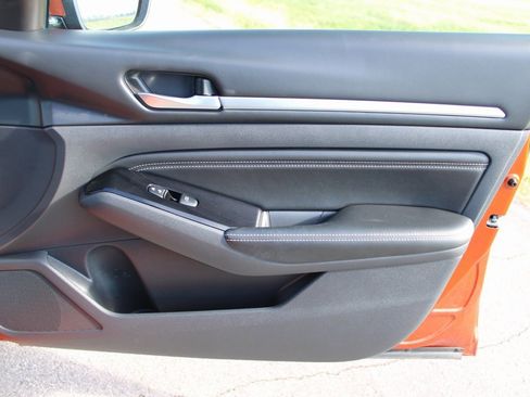 Used 2022 Nissan Altima 2.5 Platinum image 18