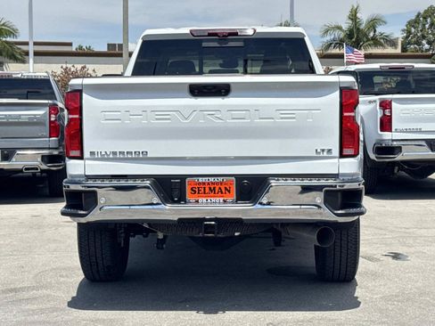 Used 2024 Chevrolet Silverado 2500 LTZ w/ LTZ Convenience Package AWD/4WD image 6