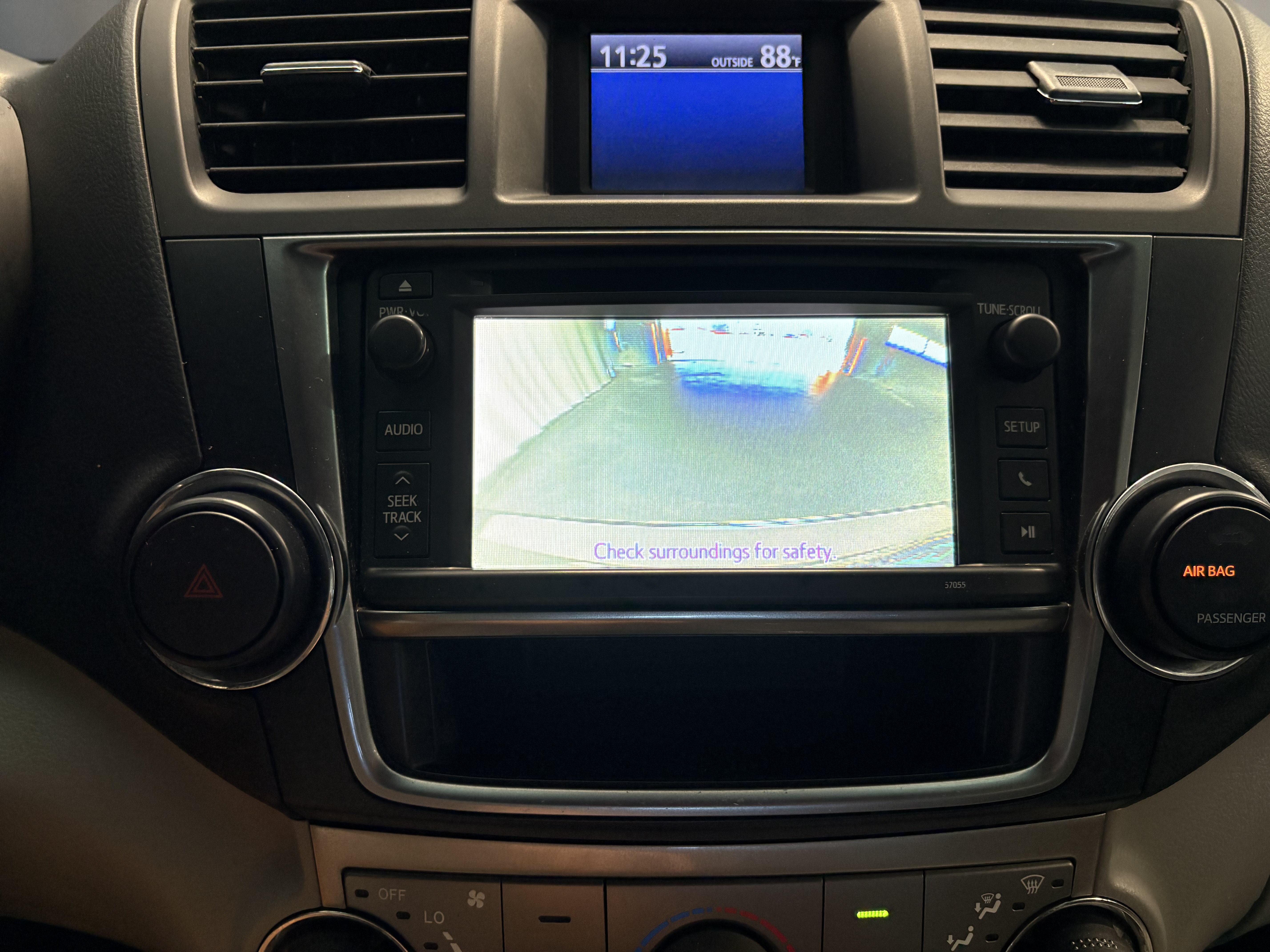 Used 2013 Toyota Highlander SE FWD image 15