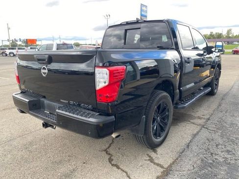 Used 2024 Nissan Titan SV w/ SV Convenience Package image 9