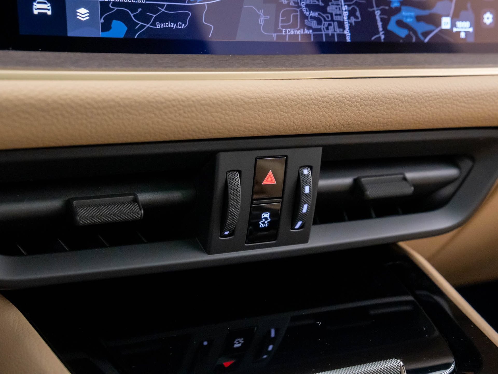 Certified 2026 Porsche Cayenne AWD/4WD image 25