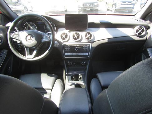 Used 2018 Mercedes-Benz GLA 250 4MATIC image 13