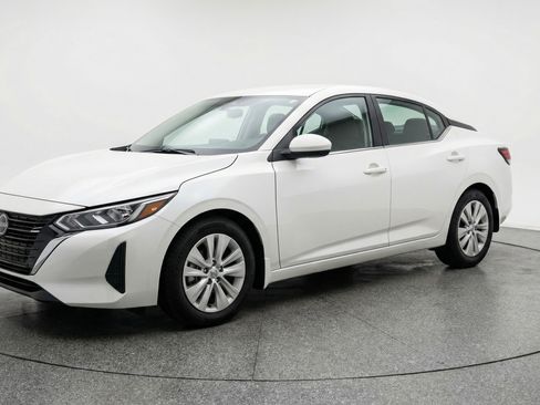 Used 2025 Nissan Sentra S image 3