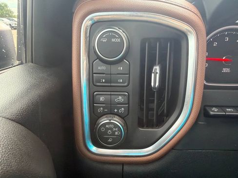 Used 2020 Chevrolet Silverado 2500 High Country w/ Technology Package AWD/4WD image 12