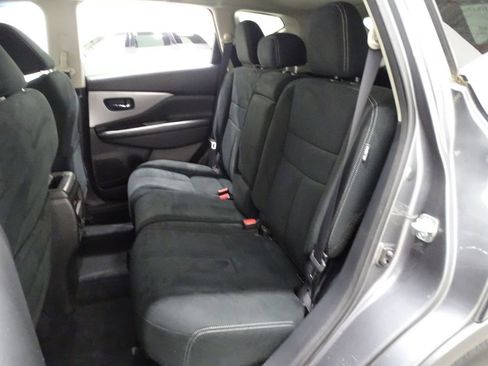 Used 2019 Nissan Murano S image 11