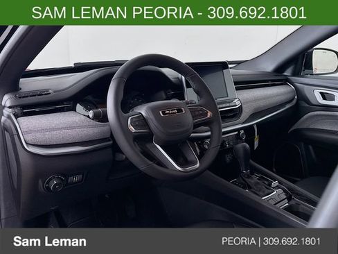 New 2026 Jeep Compass Latitude image 9