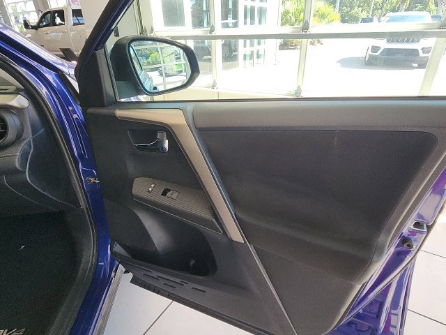 Used 2014 Toyota RAV4 XLE AWD/4WD image 17