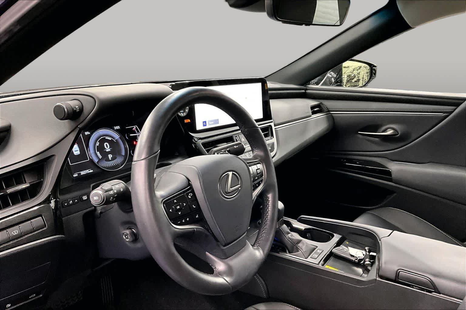 Used 2024 Lexus ES 300h w/ Premium Package FWD image 18