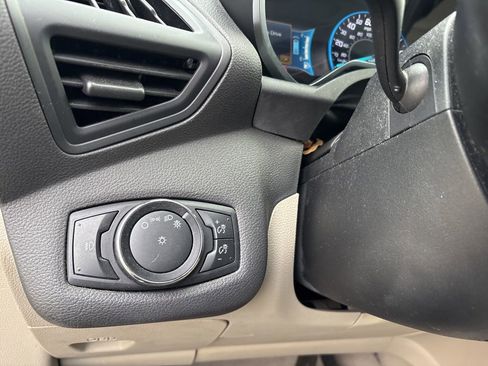 Used 2014 Ford C-MAX SEL w/ Equipment Group 302A image 17