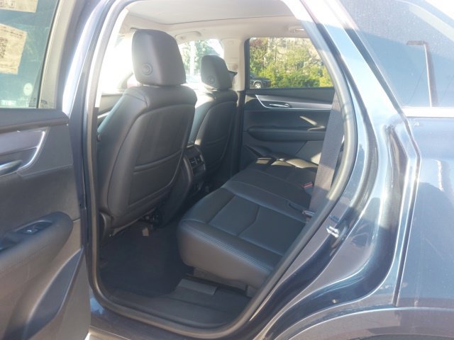 Used 2018 Cadillac XT5 Luxury w/ Driver Awareness Package AWD/4WD image 9