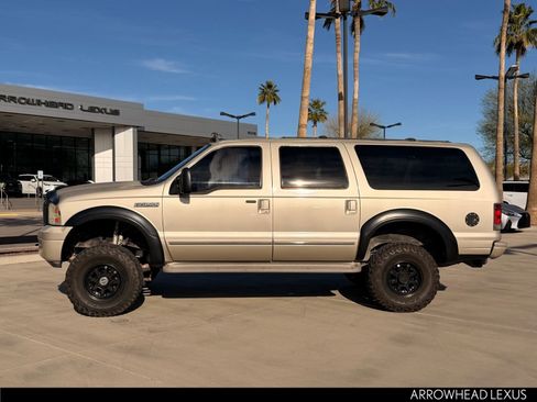 Used 2005 Ford Excursion Limited image 3
