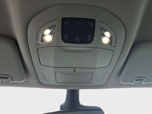 Used 2024 Chrysler Pacifica Touring-L FWD image 30