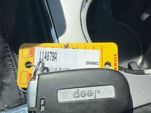 Used 2021 Jeep Grand Cherokee Laredo X image 13