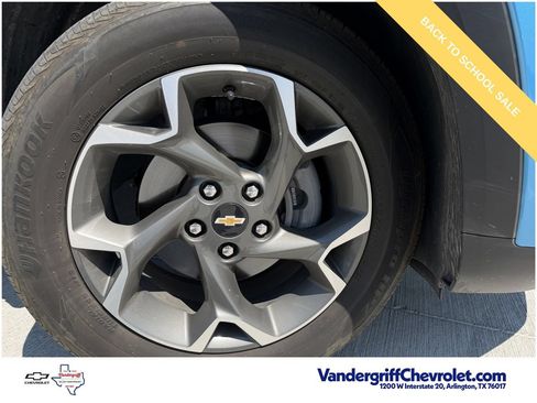 Used 2025 Chevrolet Trax LT w/ Driver Confidence Package FWD image 9