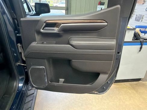 Used 2022 Chevrolet Silverado 1500 RST w/ Convenience Package II AWD/4WD image 26