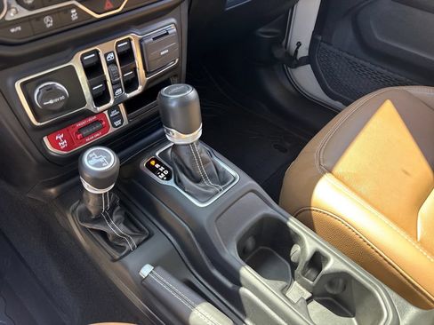 Used 2022 Jeep Gladiator Rubicon w/ LED Lighting Group AWD/4WD image 21