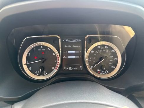 Used 2018 Nissan Titan SV AWD/4WD image 26