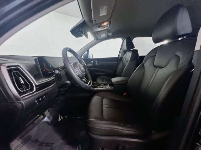 Used 2025 Kia Sorento EX FWD image 14