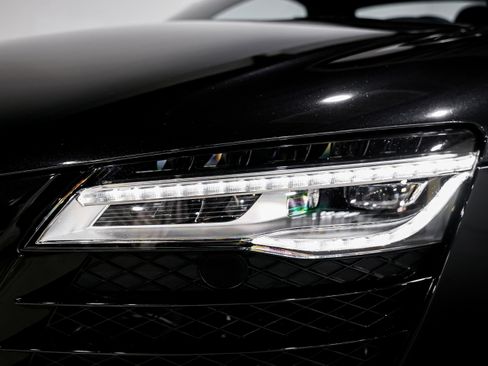 Used 2014 Audi R8 V8 w/ Full Leather Package image 29